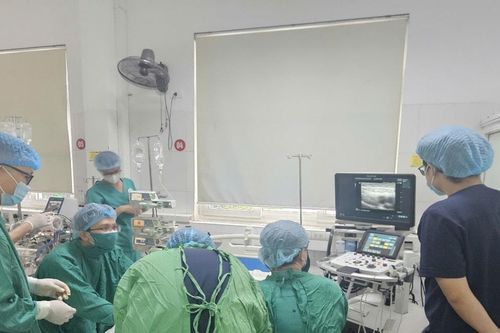 Giành lại sự sống cho bệnh nhân viêm phổi ARDS nhờ kỹ thuật Hybrid ECMO