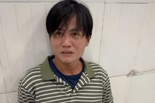 Công an TPHCM vây bắt 'nóng' đối tượng dùng súng giả cướp tài sản tại chợ Bình Điền