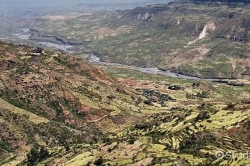 Châu Phi đang bị tách làm đôi tạo cơ hội hình thành một đại dương mới