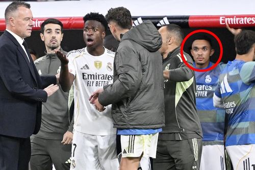 Phản ứng của Trent ở El Clasico gây bão