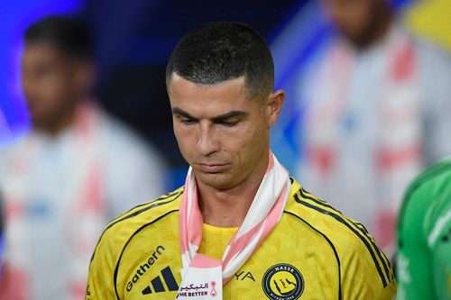 CĐV phẫn nộ với Ronaldo