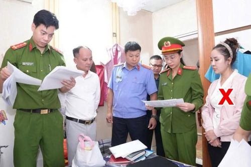 Hiệu trưởng cùng kế toán khai khống giờ làm thêm, bỏ túi gần 600 triệu