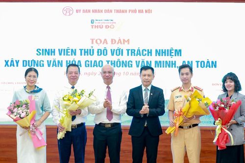 Sinh viên Thủ đô với sứ mệnh xây dựng văn hóa giao thông văn minh, an toàn