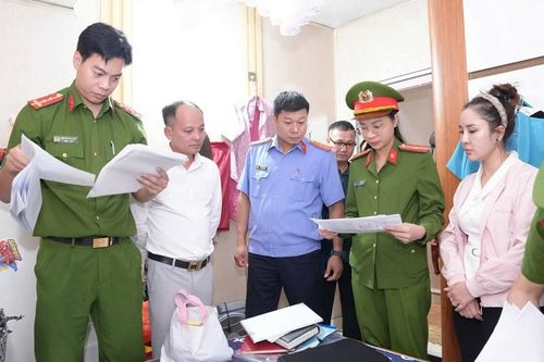Bắt hiệu trưởng và kế toán trường mầm non chiếm đoạt 580 triệu đồng