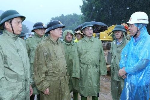 Phó Thủ tướng Trần Hồng Hà kiểm tra và chỉ đạo khắc phục sạt lở trên tuyến cao tốc La Sơn – Hòa Liên