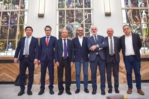 Thúc đẩy hợp tác với các địa phương miền nam nước Pháp