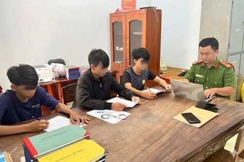 Măng không uốn, tre trổ vồng!