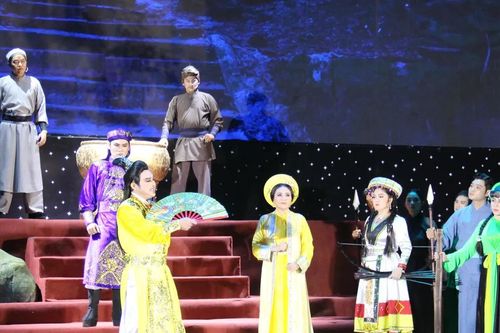Giữ hồn dân tộc qua vở cải lương 'Tiếng trống Mê Linh'