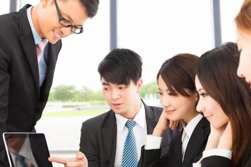 Nghệ thuật giao tiếp giúp bạn thăng tiến nhanh trong công việc