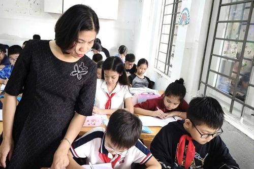 Cô giáo tận tụy gieo hạt yêu thương, thắp sáng tri thức cho học trò