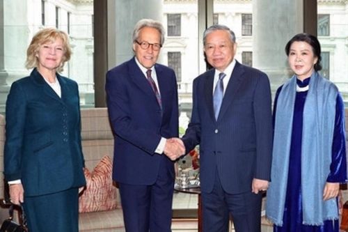 Tổng Bí thư Tô Lâm và Phu nhân tiếp Công tước xứ Richmond Charles Henry Gordon-Lennox, đại diện Hoàng gia Anh