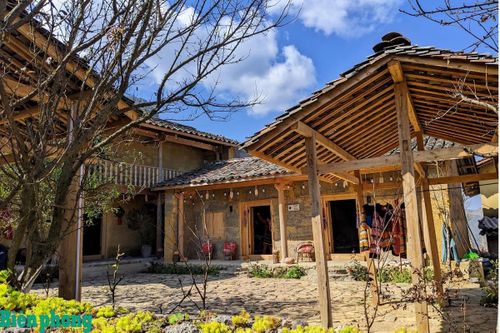 Hồn đá thức giấc dưới chân cột cờ Tổ quốc