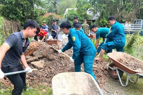 Hồ Dầu Tiếng nâng mức xả lũ đến 200 m3/s