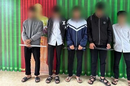 Ngăn chặn nhóm học sinh chuẩn bị hung khí để giải quyết mâu thuẫn