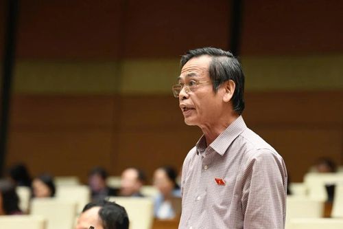 Đại biểu Quốc hội trăn trở khi 'lòng tốt của giáo viên bị nghi ngờ'