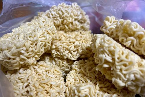 Việt Nam trở thành 'vương quốc mì ăn liền' và nỗi lo dinh dưỡng trẻ em