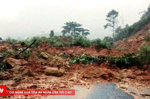 Một xã ở Quảng Ngãi có khoảng 20 điểm sạt lở, chia cắt nhiều khu vực