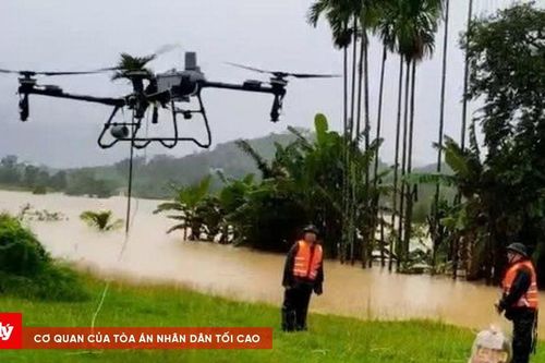 Triển khai drone tiếp tế cứu dân vùng lũ Trà My