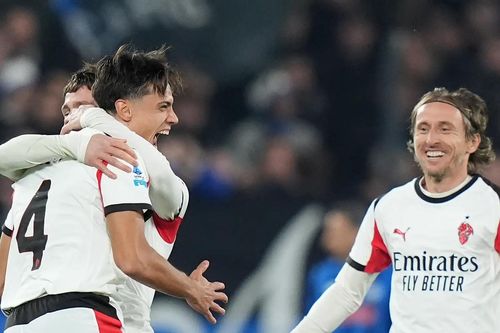 Modric 'tắt sáng', Milan hòa may Atalanta