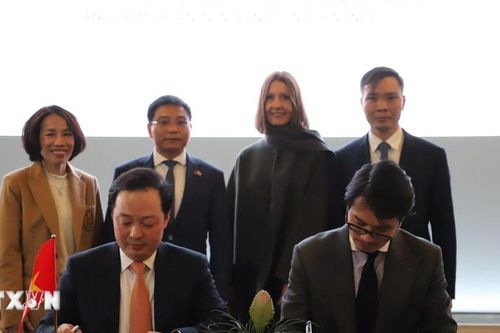 Bộ Tài chính Việt Nam tăng cường hợp tác với Ngân hàng JP Morgan