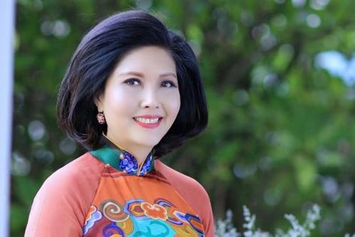 Nữ danh ca nức tiếng: Trải qua nhiều sóng gió, gánh bao miệt thị của người đời
