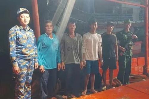 An Giang tạm giữ tàu cá chở hơn 30.000 lít dầu không rõ nguồn gốc