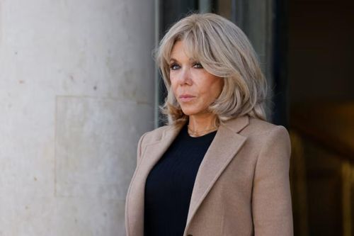 Thuyết âm mưu độc hại về giới tính đẩy Đệ nhất phu nhân Pháp Brigitte Macron vào khủng hoảng tâm lý
