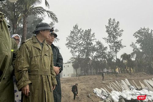 Phó thủ tướng Trần Hồng Hà thị sát công tác ứng phó mưa lũ tại Đà Nẵng