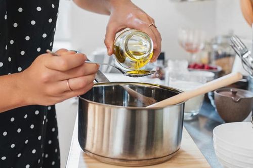 Nở rộ trào lưu tự ép dầu thực vật tại nhà