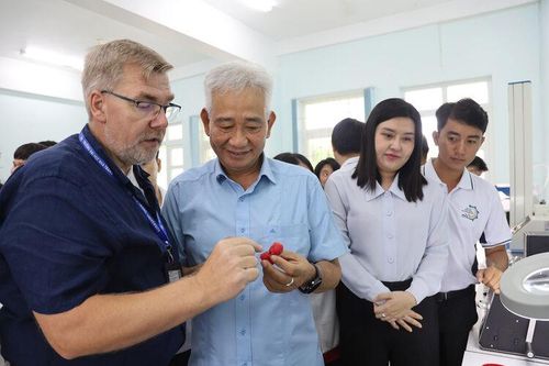 Tái chế rác thải ngư cụ thành sản phẩm hữu ích