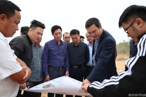 Đồng chí Chủ tịch UBND tỉnh kiểm tra tiến độ triển khai một số dự án trên địa bàn huyện Hữu Lũng cũ