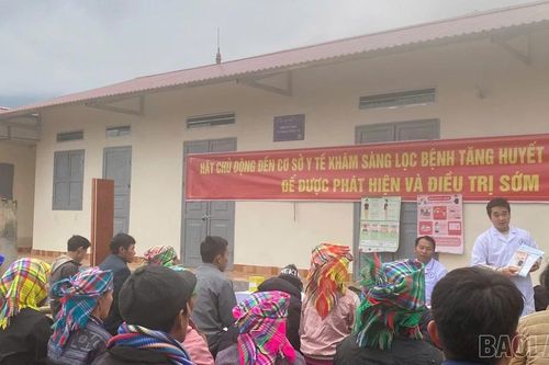 Điểm tựa chăm sóc sức khỏe cho người dân vùng khó khăn