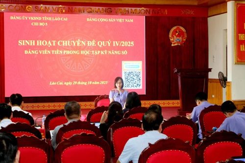 Sinh hoạt chuyên đề điểm 'Đảng viên tiên phong học tập kỹ năng số'