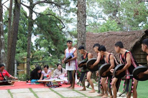 Nghề truyền thống giữa ngã ba thời đại