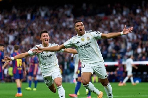 Mbappe mở tỷ số, chạm mốc 12 bàn sau 9 trận gặp Barca