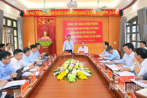 Đồng chí Bí thư Tỉnh ủy Đặng Xuân Phong làm việc với Đảng ủy xã Cúc Phương
