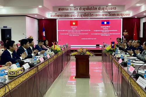 Hội đàm Ban Tuyên huấn tỉnh Savannakhet và Ban Tuyên giáo và Dân vận Tỉnh ủy Quảng Trị