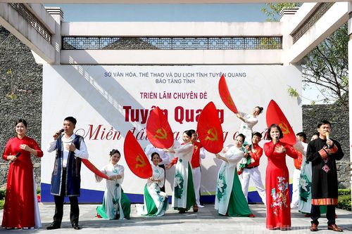 Triển lãm 'Tuyên Quang - Miền đất của những di sản'