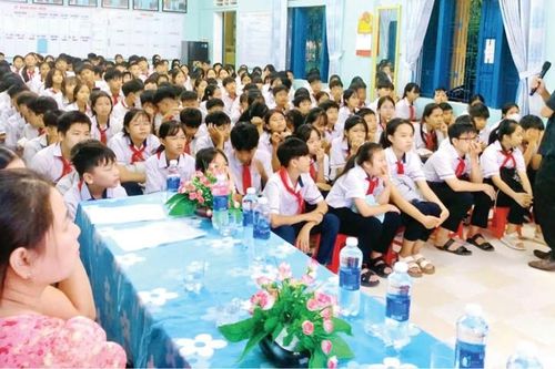 Chung tay vì môi trường học đường không khói thuốc