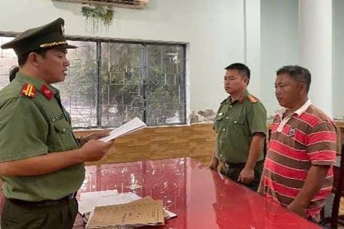 Khởi tố bắt tạm giam hai thuyền trưởng 'Tổ chức đưa người khác xuất cảnh trái phép'