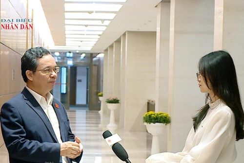 Hành lang nghị trường: Đẩy mạnh cơ cấu lại nền kinh tế theo hướng xanh, số và bền vững