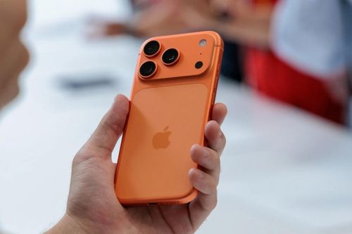 Apple lần đầu chạm mốc vốn hóa 4.000 tỷ USD