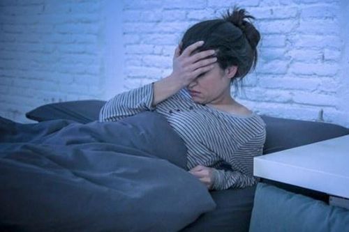 Cảnh báo sức khỏe với các dấu hiệu bất thường vào ban đêm