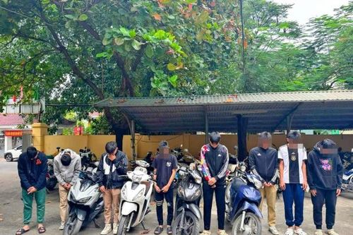 Từ clip người dân phản ánh, xử phạt nhóm thanh niên 'thích thể hiện' trên cầu Vĩnh Tuy