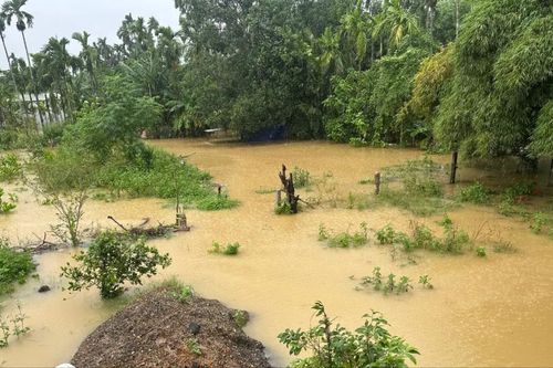 Đà Nẵng: Sạt lở nghiêm trọng, nhiều tuyến đường bị chia cắt