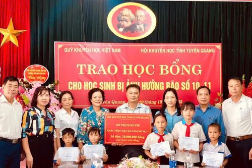 Tiếp tục hành trình hỗ trợ học sinh và trường học vùng lũ Tuyên Quang