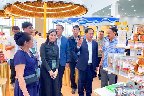 Cà Mau rực rỡ tại Hội chợ Mùa thu 2025
