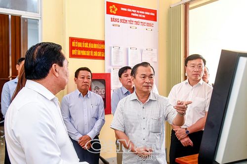 Phó Chủ nhiệm UBKT Trung ương Lê Văn Thành làm việc với Ban Thường vụ Đảng ủy phường Giá Rai