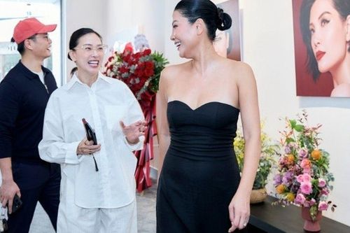 Ngô Thanh Vân lần đầu tái xuất sự kiện sau sinh, được Huy Trần tháp tùng tới chúc mừng cựu siêu mẫu Vũ Cẩm Nhung