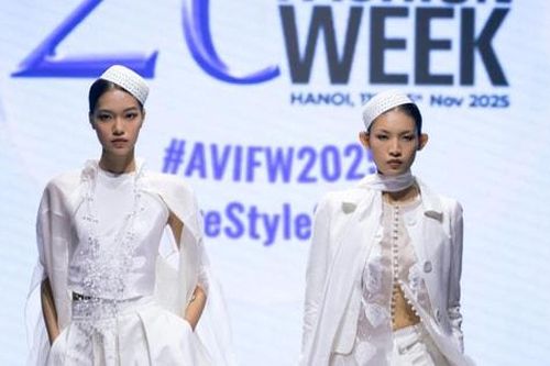 Tuần lễ thời trang quốc tế Việt Nam mùa 20 tôn vinh bản sắc riêng